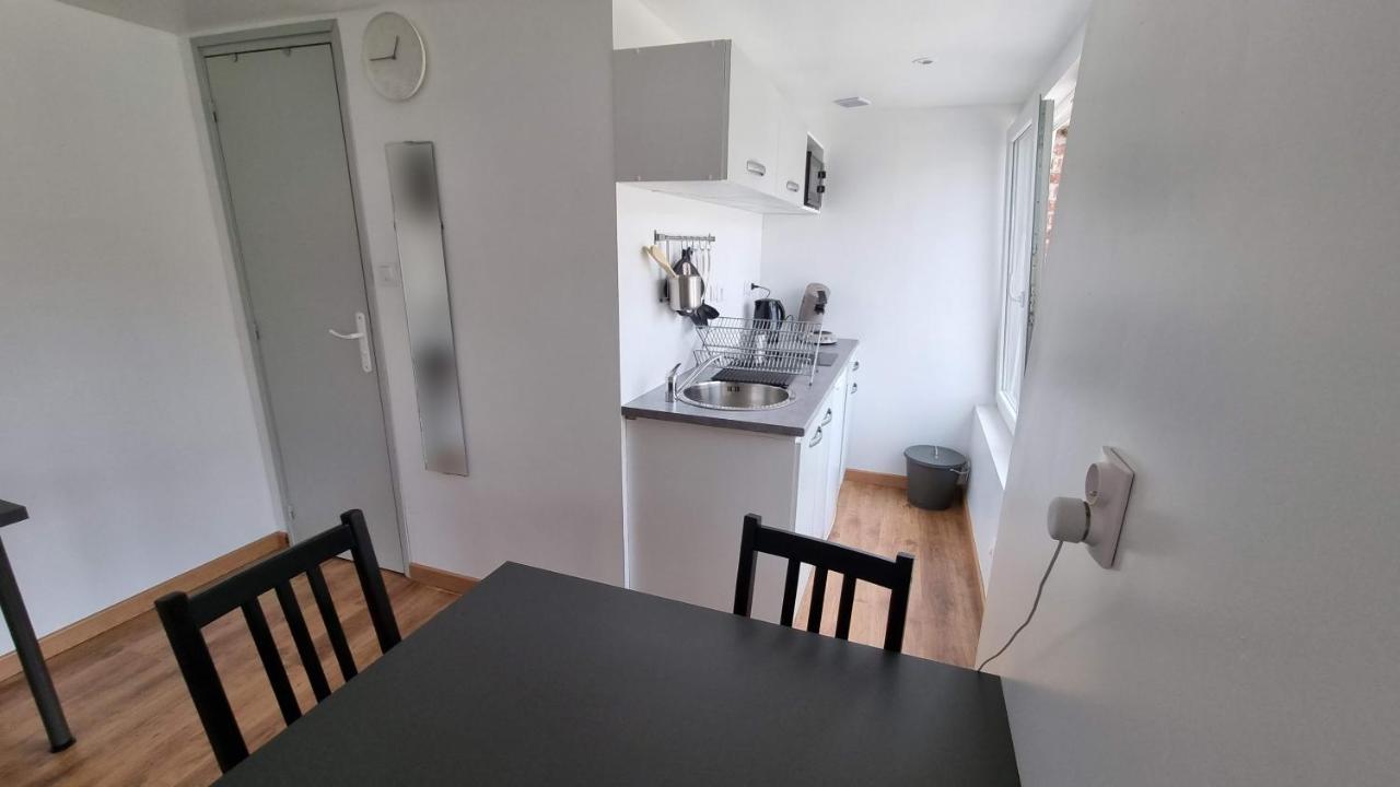 Studio En Rez-De-Chaussee - Le Petit Chateau Avesnois - Tv - Wifi - Logement Entier Avesnes-sur-Helpe Buitenkant foto